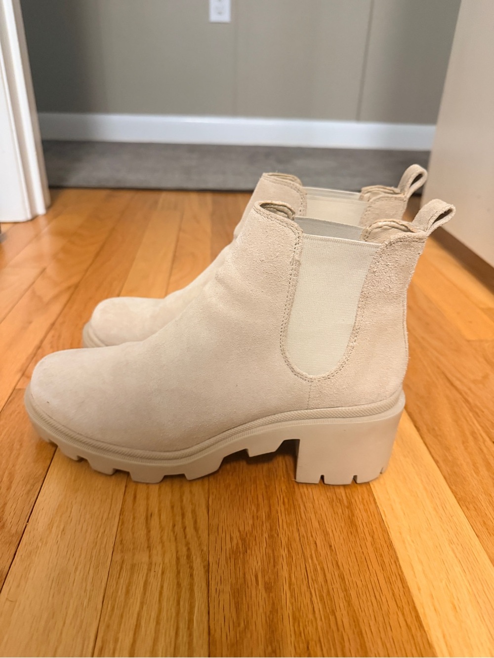 Steve Madden Beige Suede Chelsea Lug Booties